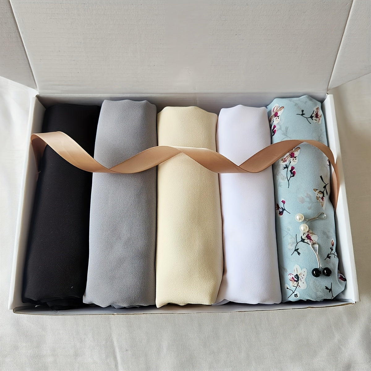 7 Elegant Thin Breathable Chiffon Scarves 5pcs, with 2pcs Artificial Pearl Headscarf Pin Combination, Multifunctional Comfortable Headscarf/Shoulder, Suitable for Eid Gift Box Gifts